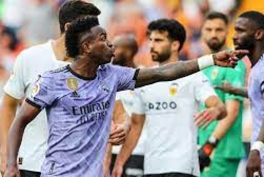 Liga_Insultes racistes contre Vinicius à Valence :  Le Real Madrid porte plainte